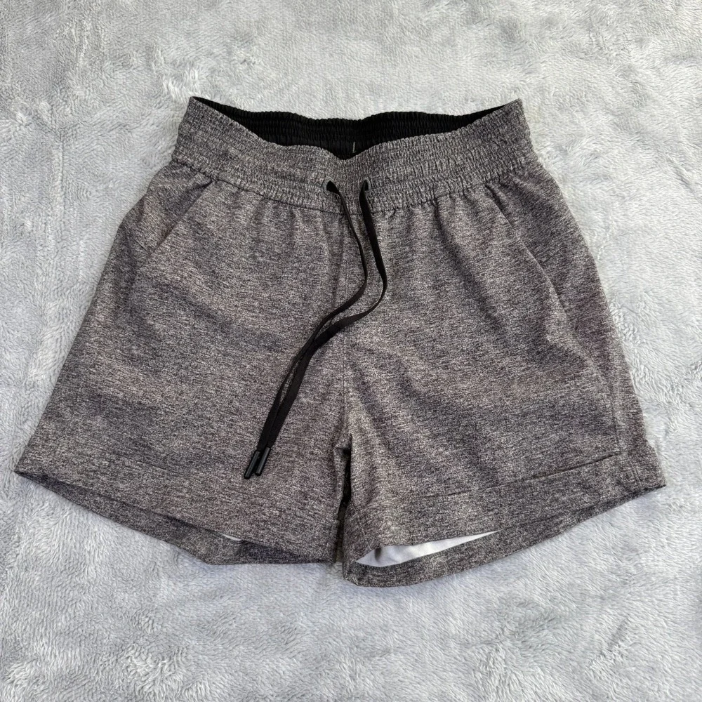 Lululemon Shorts Women 2 Heather Lux Heather Gray Spring Break Away Short II 3